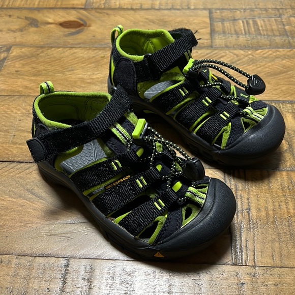 Keen Shoes Keen Newport H2 Boys Water Shoes Sandals Sz Eco Friendly